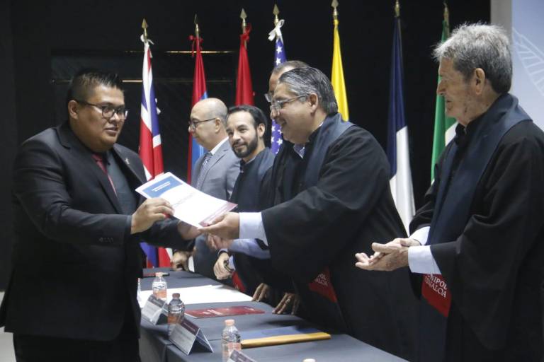 Egresan 31 doctores en Sistema de Justicia Penal y Seguridad Pública en la Unipol de Sinaloa
