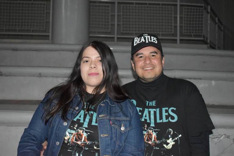 Disfrutan familias de la música de Los Beatles