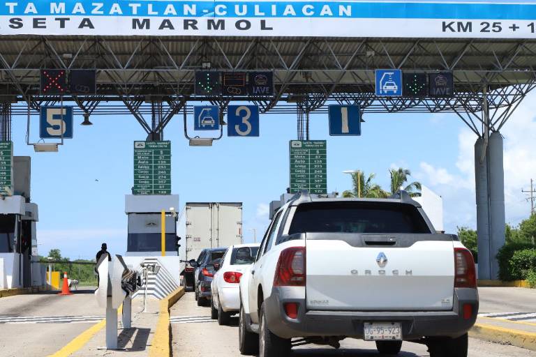 Sin costo, el paso a Culiacán por la caseta de Mármol en Mazatlán