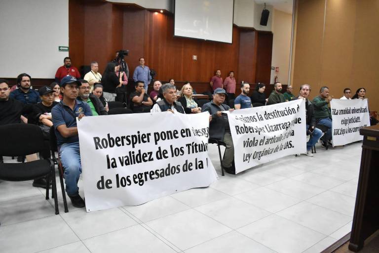 Exigen universitarios intervención del Congreso por ausencia de Rector en la UAS