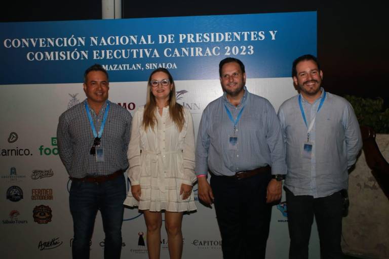 Disfrutan convencionistas de una bienvenida a Mazatlán