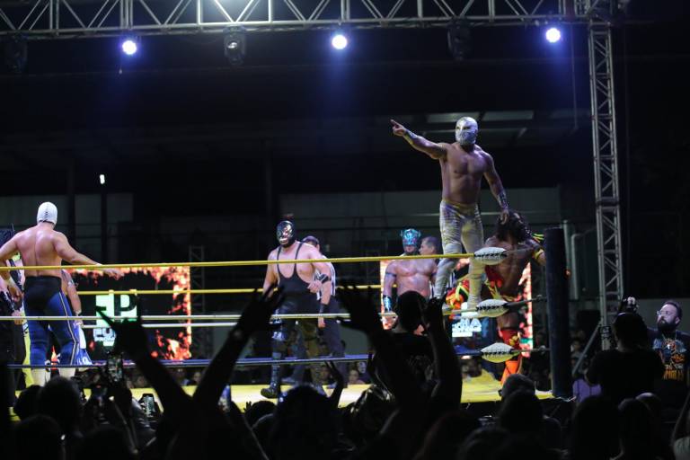 Con victoria en Mazatlán celebra Místico aniversario de inicio de carrera