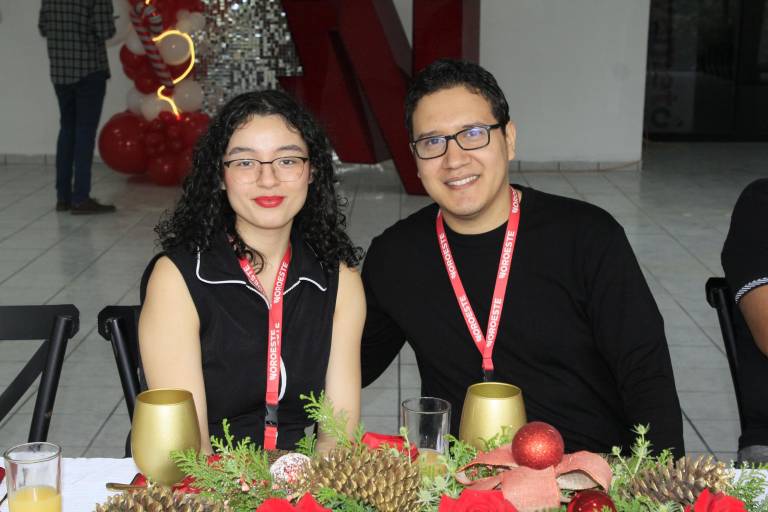 Celebran colaboradores de Noroeste un 2023 pleno de festejos