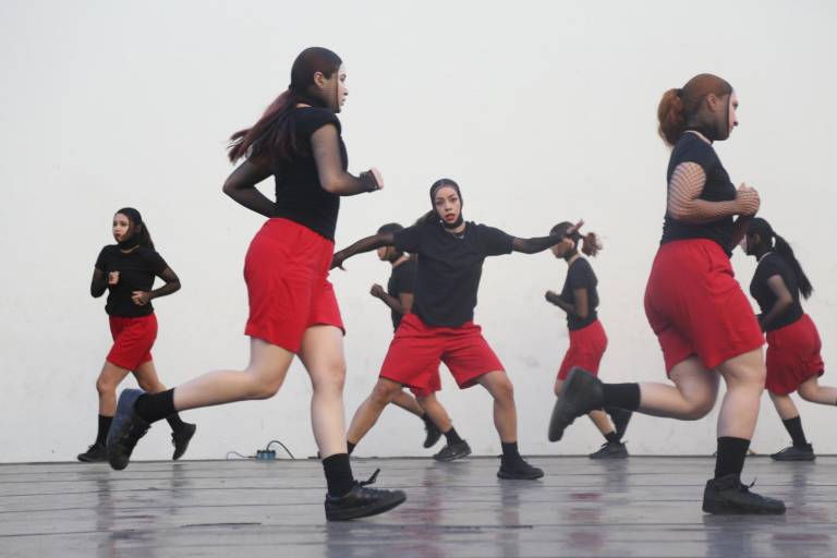 Celebran el Día Internacional de la Danza bailando