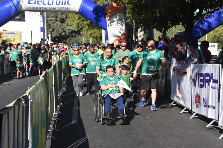 Corren miles de culiacanenses por la inclusión en la segunda carrera 5k A Tu Manera