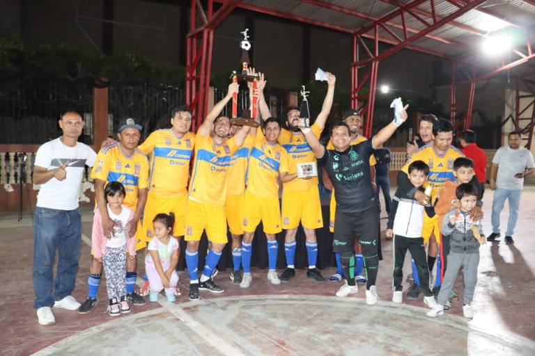 Se roba La Novena Liga de Futbol de Salón de la colonia Benito Juárez