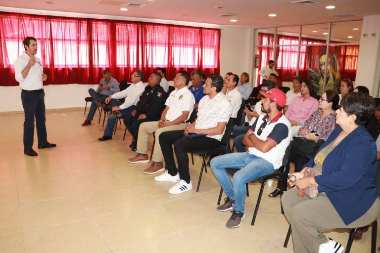 Capacitan a funcionarios de Escuinapa sobre sus responsabilidades