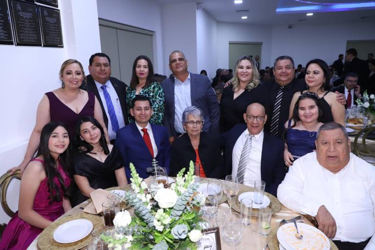 Asume presidencia de Colegio de Ingenieros Civiles