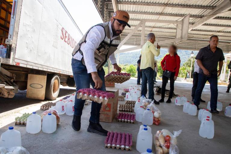 Distribuye Gobierno estatal apoyo a comunidades serranas de Concordia afectadas por violencia