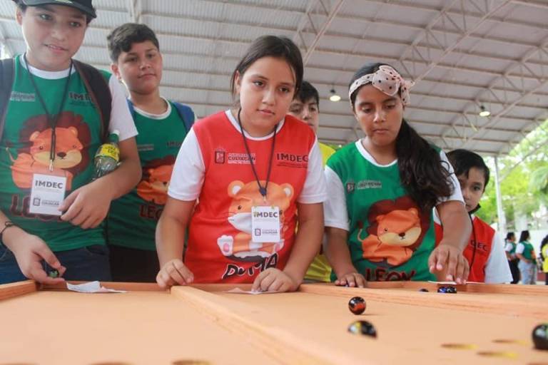 Se despiden de los cursos de verano del Centro Cívico Constitución