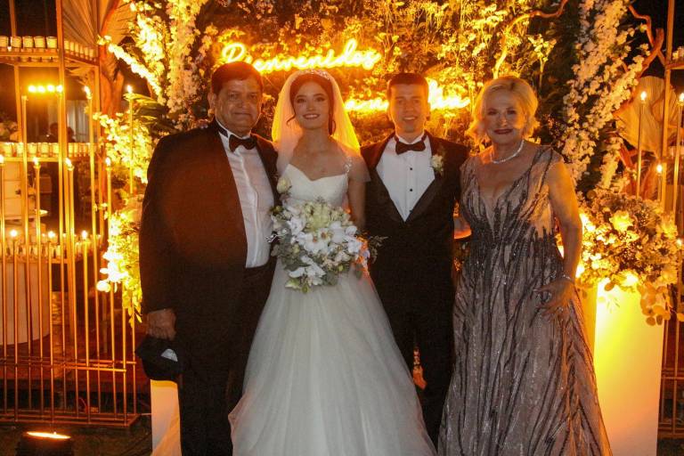 Karla y Roberto acuden a su máxima cita de amor