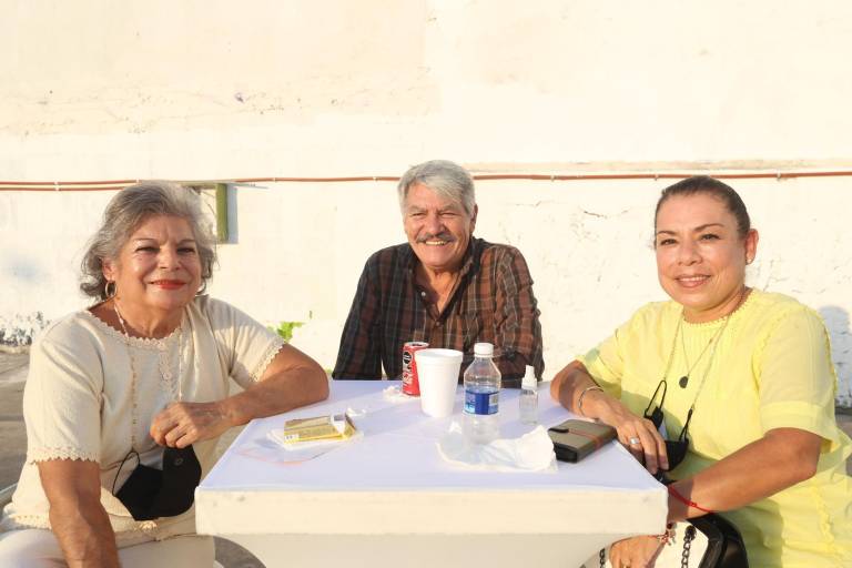 Colocan primera piedra de Flamingo Tower