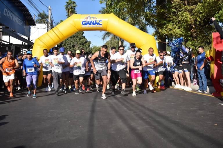 Salen sinaloenses a correr para ayudar a quien más lo necesita
