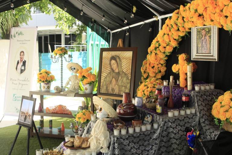 Realiza el Instituto Senda su tradicional concurso de altares en el Día de Muertos