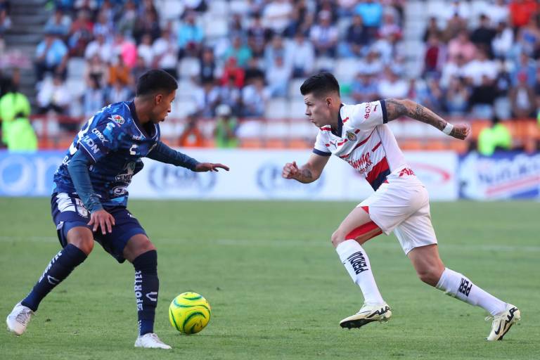 Chivas derrotó a Pachuca en el Hidalgo y quiere Play-In en casa