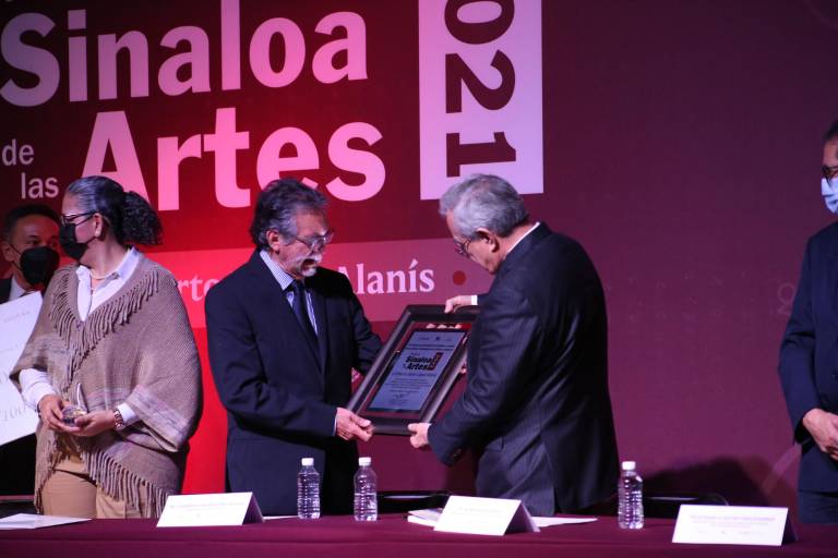 Reconocen a Gilberto López Alanís con el Premio Sinaloa de las Artes