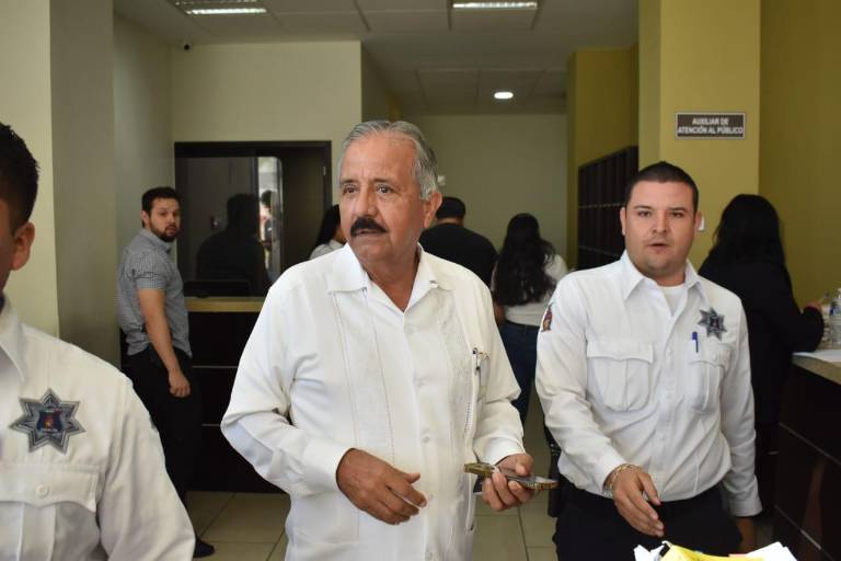 Difieren al 1 de diciembre audiencia intermedia de Estrada Ferreiro por camiones de basura