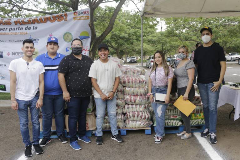 Se unen a Un día para compartir del Banco de Alimentos de Culiacán
