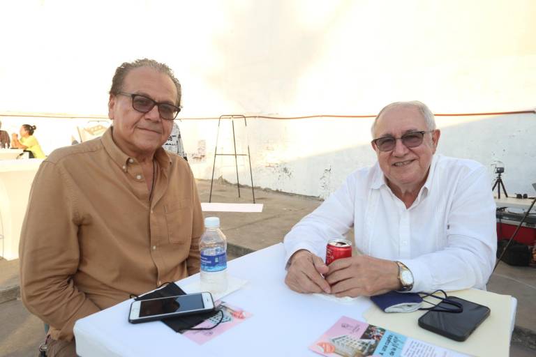 Colocan primera piedra de Flamingo Tower