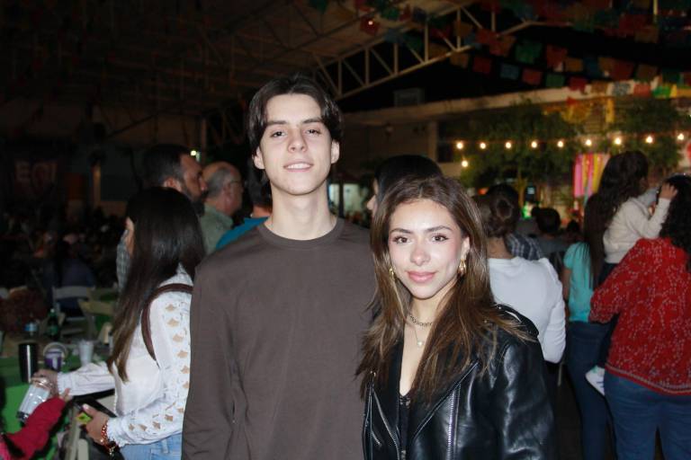 Disfruta la Escuela Activa Integral una divertida noche mexicana