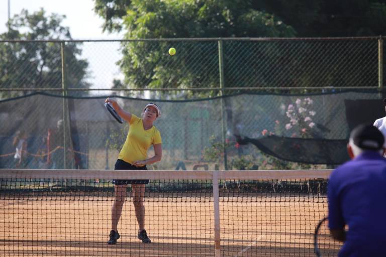 Interesantes juegos se viven en Torneo de Tenis Pavo Madrugador