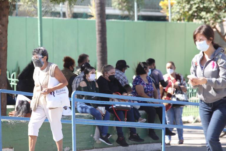 De Covid y hospitales, de la inflación en México y de futbolista en España, de las noticias para esta tarde