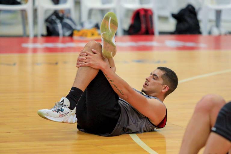 Jorge Casillas reporta al campamento de pretemporada de Venados Basketball