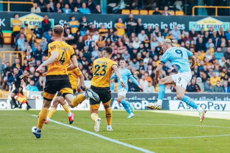 Manchester City golea a los Wolves a domicilio