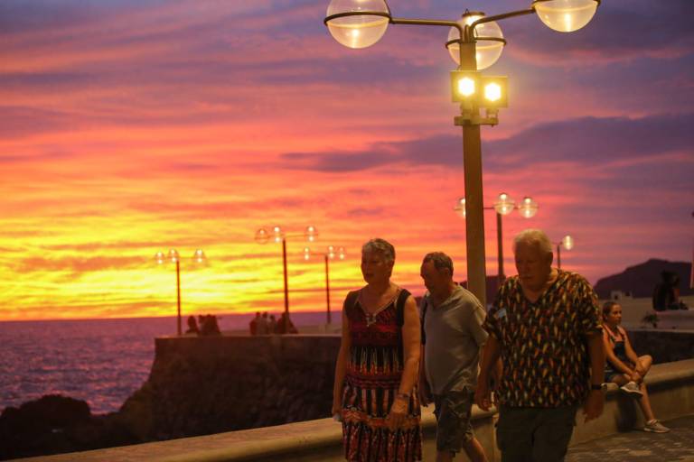 La gente no debe descuidarse: vacuna contra el Covid-19 no protege al 100%, dice epidemiólogo