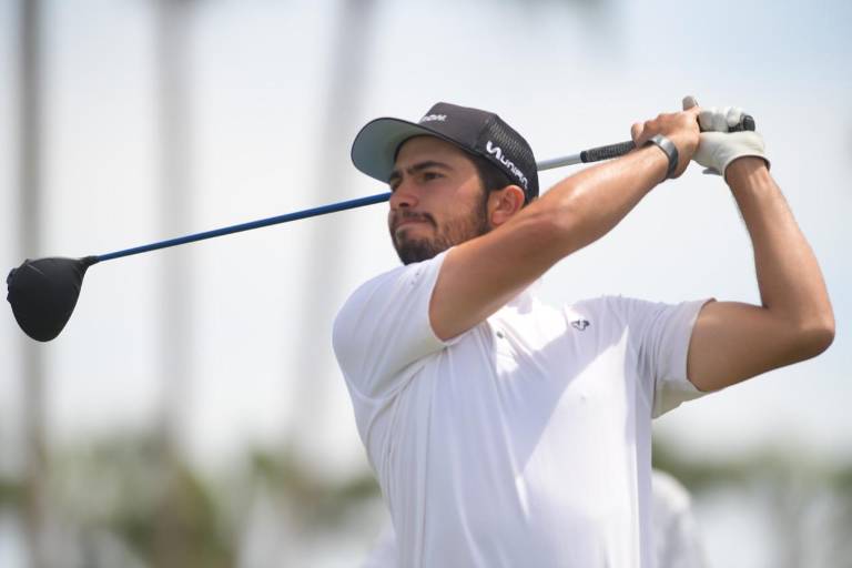Mexicano Álvaro Ortiz se trepa a la cima del Abierto Mexicano de Golf