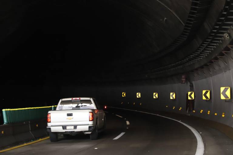 Lucen túneles de la Mazatlán-Durango a oscuras; piden activar la iluminación