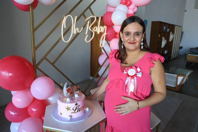Cecilia López de Cima espera a su tercera hija, a quien llamará Luisa María