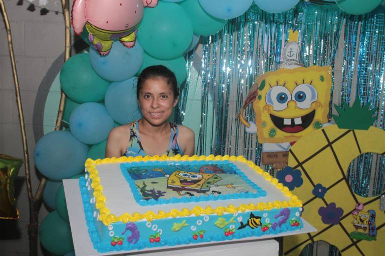 Cristina Ochoa disfruta una divertida piscinada