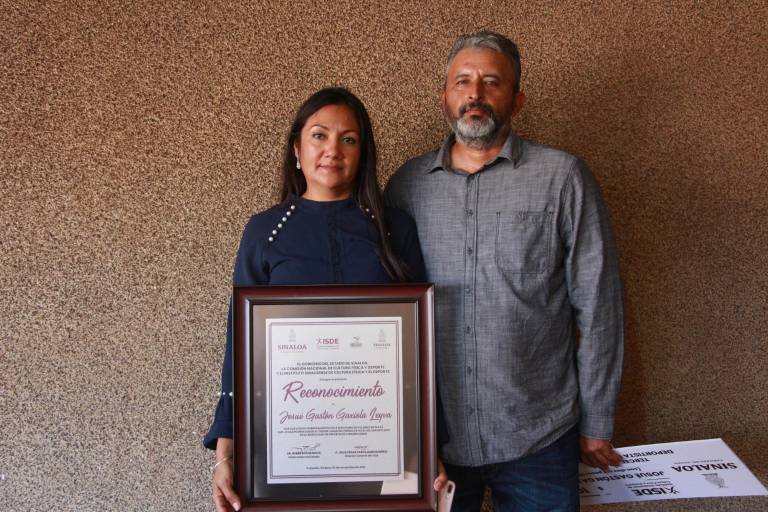 Sinaloenses reciben el Premio Estatal del Deporte
