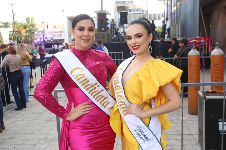 Disfrutan mazatlecos de la elección de Víctor Quiroz y Melanie Alarcón