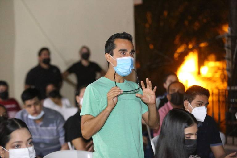 Arturo Santamaría Gómez presenta su libro ‘El futbolista sinaloense, talento, fuerza y garra’