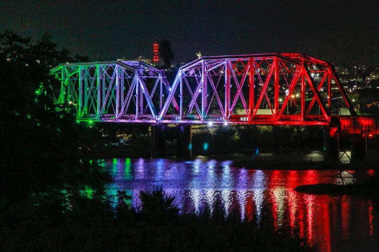 Inauguran Gobernador y Alcalde iluminación del Puente Negro; a cuidar que no se roben cables, conmina