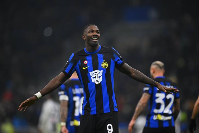 Inter golea al Udinese y regresa al liderato de la Serie A