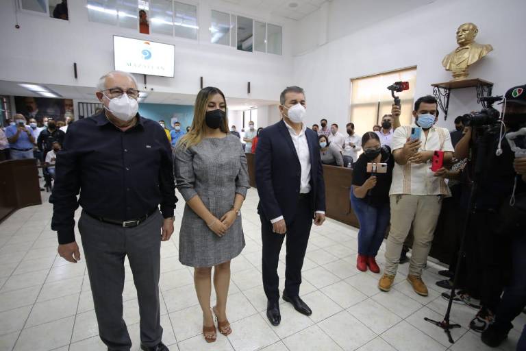 Tras resolverse la crisis política, inicia entrega-recepción en Secretaría del Ayuntamiento, Tesorería y Oficialía Mayor