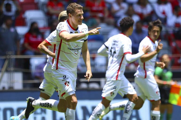 Atlas supera al Toluca para seguir en la pelea por un puesto directo a la liguilla