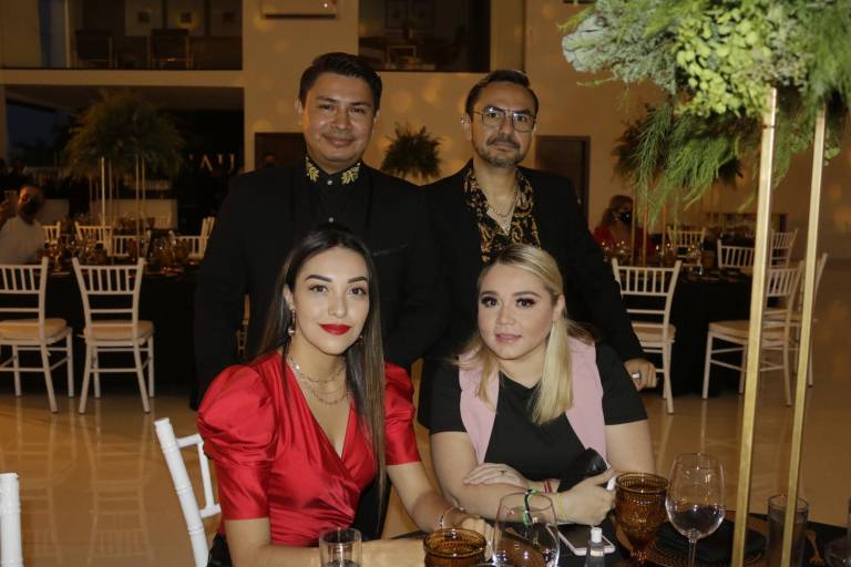 Celebran en Coctel con Causa su primer aniversario
