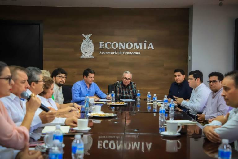 Rocha Moya se reúne con empresarios de Culiacán y les pide reabrir sus negocios ante ola de violencia