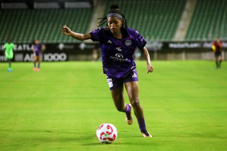 Hildah Magaia deja a Mazatlán Femenil para irse a Estados Unidos