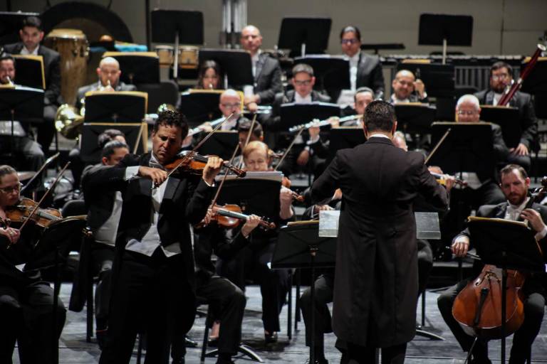 Regala la OSSLA una noche de virtuosismo