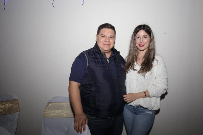 Ingenieros brindan por el Año Nuevo