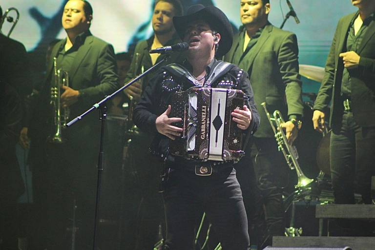 Vibran fans de Alfredo Olivas, Gerardo Ortiz y Roberto Tapia con el show ‘Qué Siga la Fiesta’