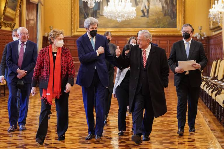 AMLO discutirá planes energéticos de México en reunión con John Kerry