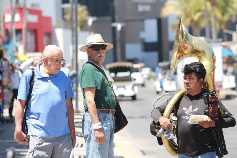 Espera Sinaloa más de 2 millones de personas en Semana Santa y Pascua