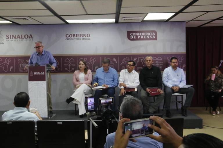 Concluye revisión a Policía Municipal de Culiacán; hoy regresa el 90%, informa Gobernador