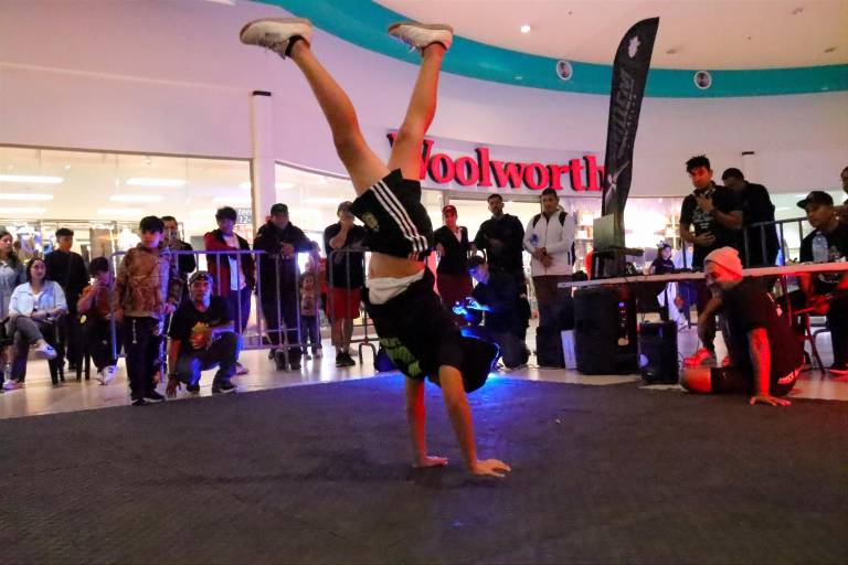 Se lucen en el Selectivo Municipal de Breaking, en Mazatlán